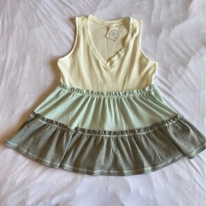 Boutique Women’s Sleeveless Color Blocked Tiered Top